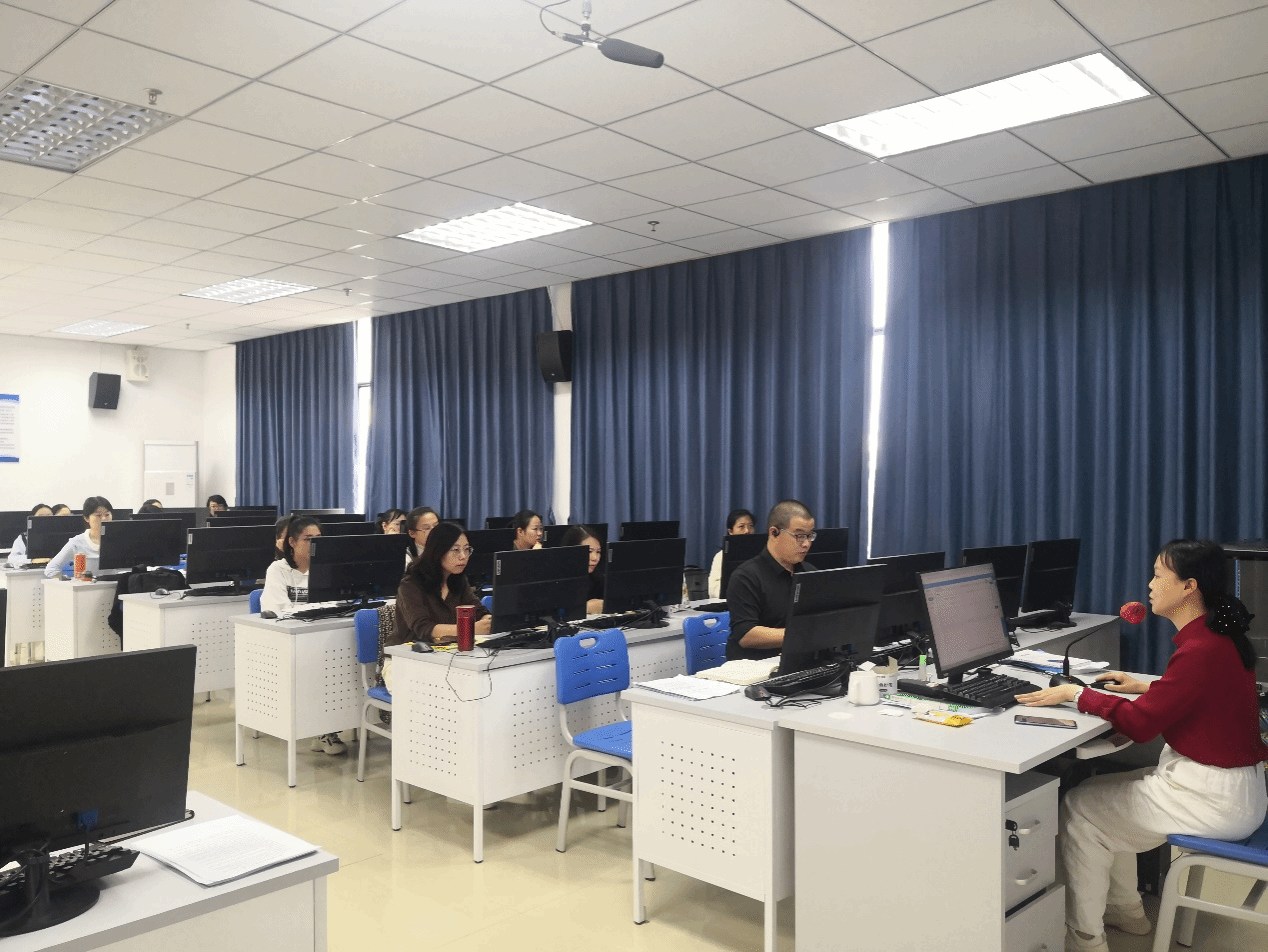 数字经济与管理学院举办第三期教师教学业务专题培训会